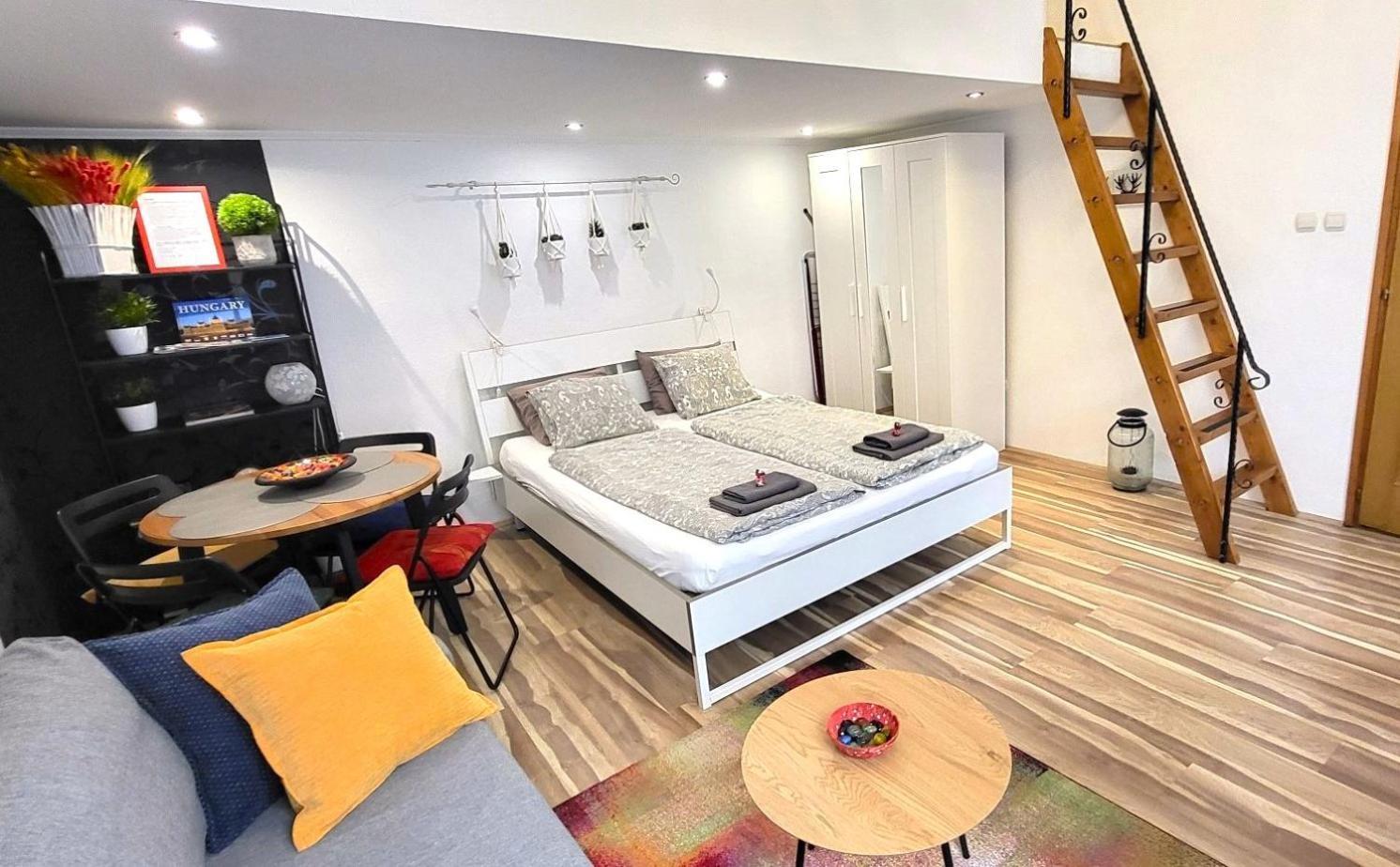 Simona - Lovely Studio In The Downtown . บูดาเปสต์ ภายนอก รูปภาพ